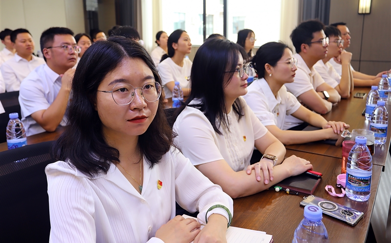 ������˾ְ���Էܽ���̬�¾���սʤ��80����