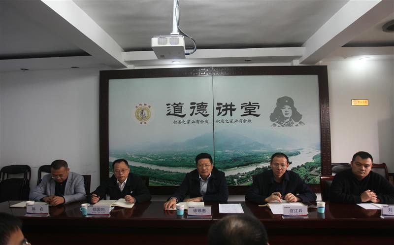 �����ݸ��ֳ�һ�е��ɵ�������