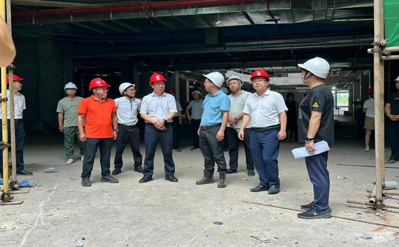 �������˴�ί�ḱ���Ρ�����������ί��� ��Сƽ�����ݰ��ٺ�����������Ŀ�߷õ���